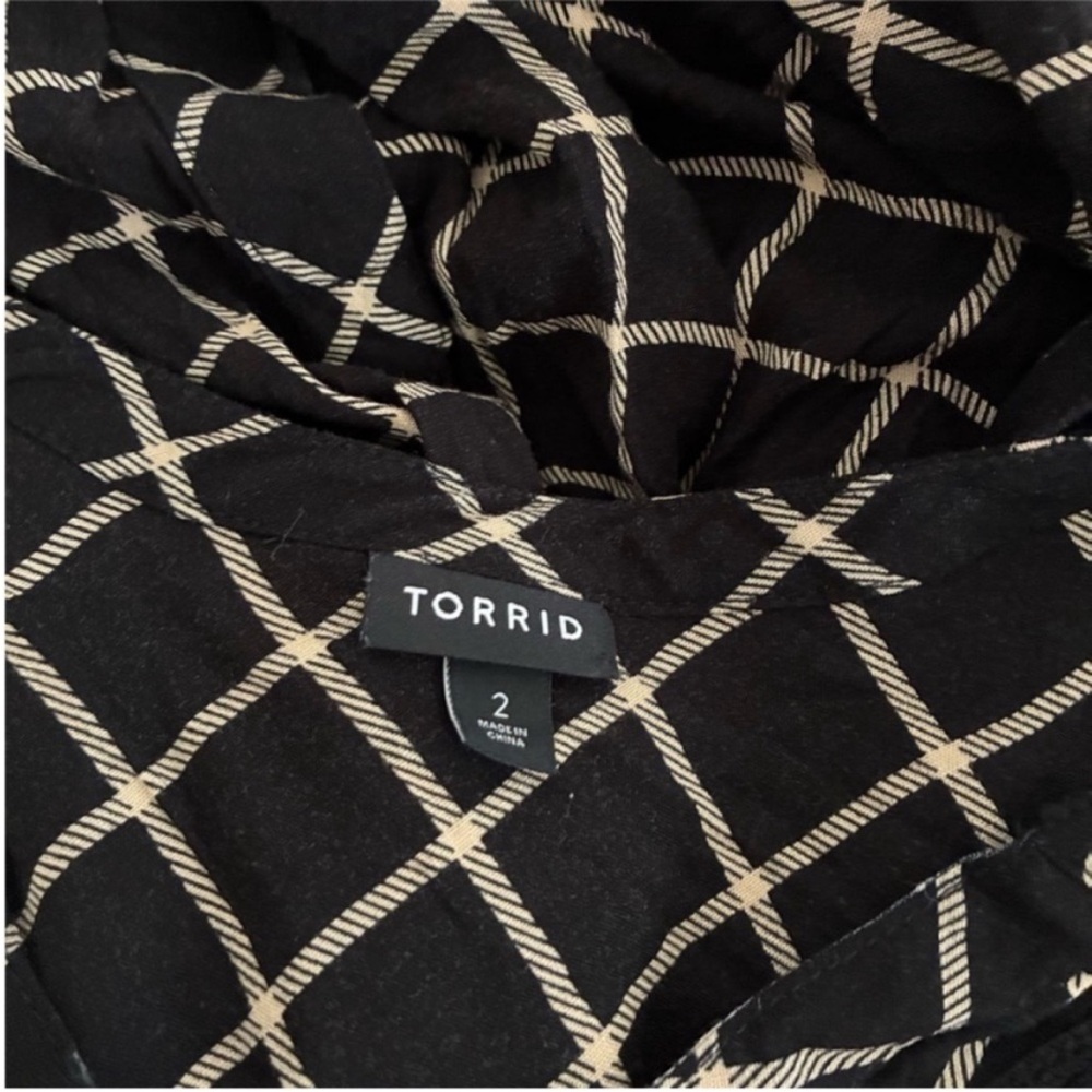 Torrid plaid babydoll buttondown - Picture 5 of 6